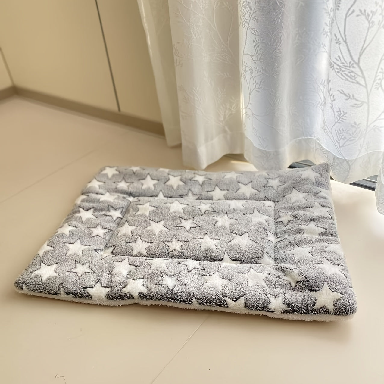 [Cozy Pet Mat] Soft, Thickened Plush Pet Mat | Cozy All-Season Warm Blanket for Cats & Dogs | Machine-Washable, Durable Polyester, Star Patterned Design