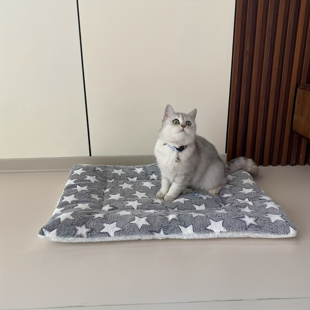 [Cozy Pet Mat] Soft, Thickened Plush Pet Mat | Cozy All-Season Warm Blanket for Cats & Dogs | Machine-Washable, Durable Polyester, Star Patterned Design